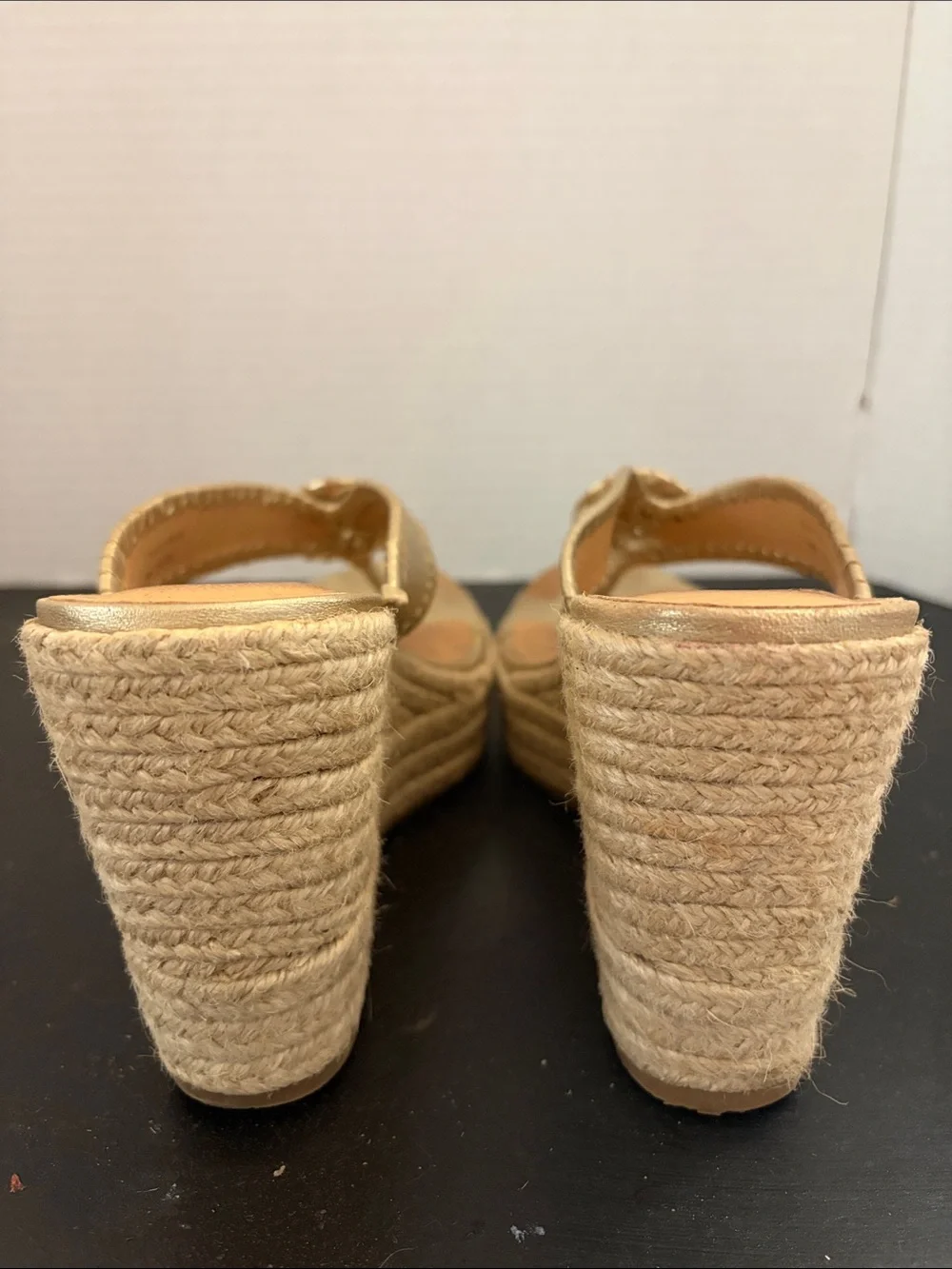 Jack Rogers Women’s Gold Wedge Thong Platform Espadrille Sandals, Size 9